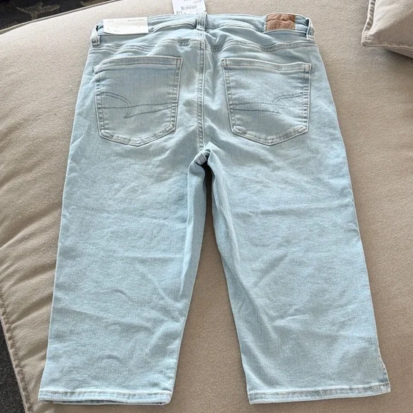 American Eagle Light Blue Denim Capri Jeans BNWT - Picture 3 of 5